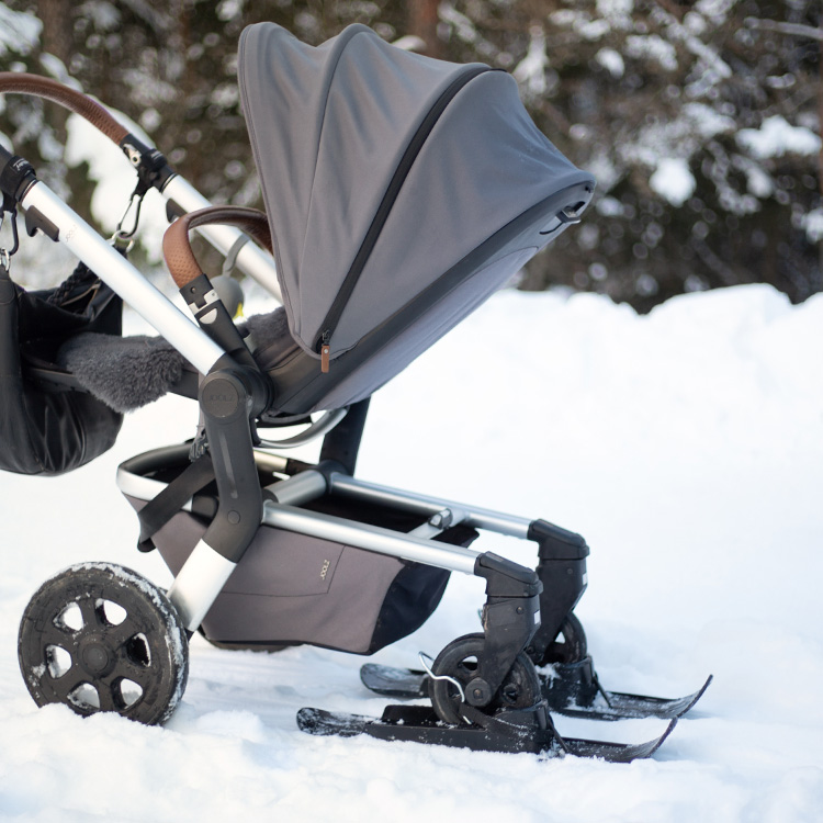 Skidor till barnvagnen
