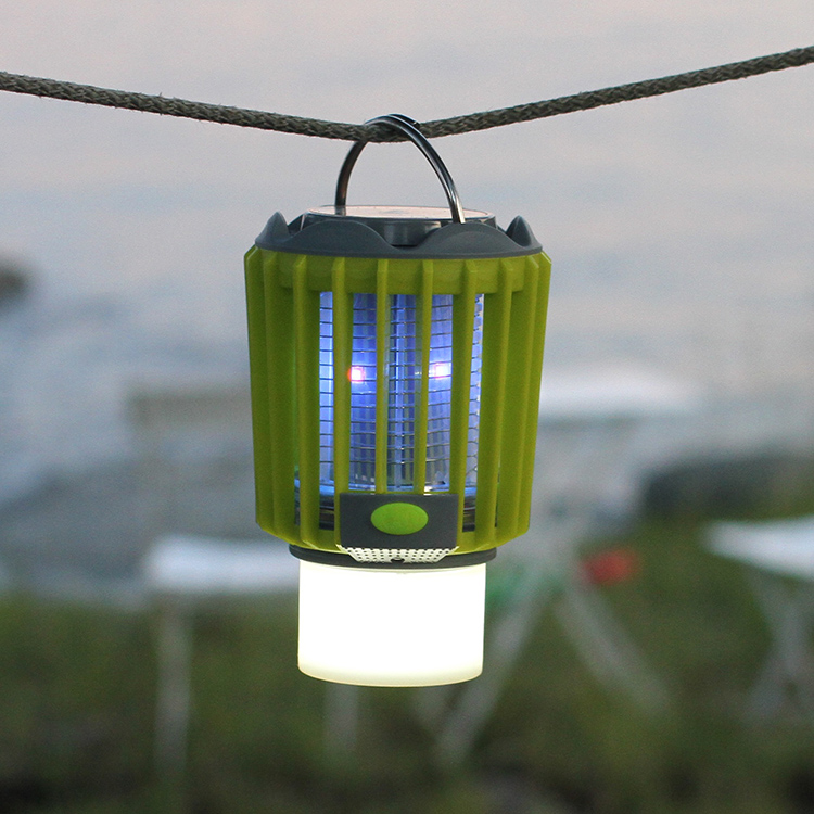 Myggfälla med campinglampa