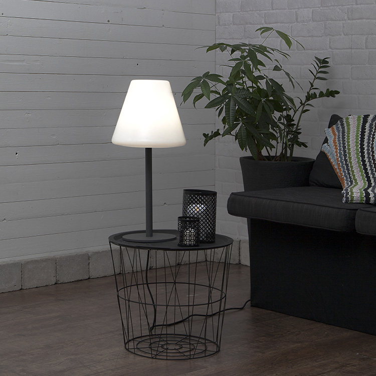 Bordslampa till uteplatsen