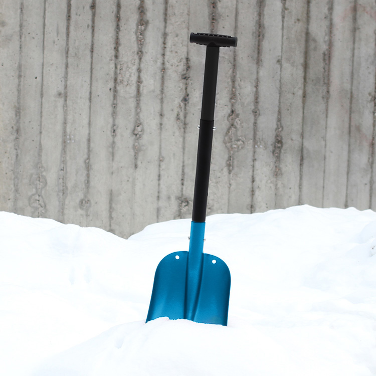Hopfällbar snöskyffel