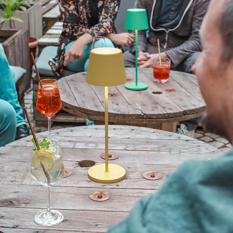Uppladdningsbar bordslampa, Molto Luce Aesta
