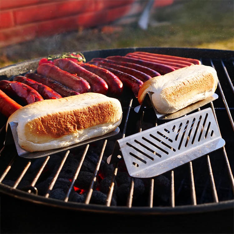 Korvbrödsrostare till grillen