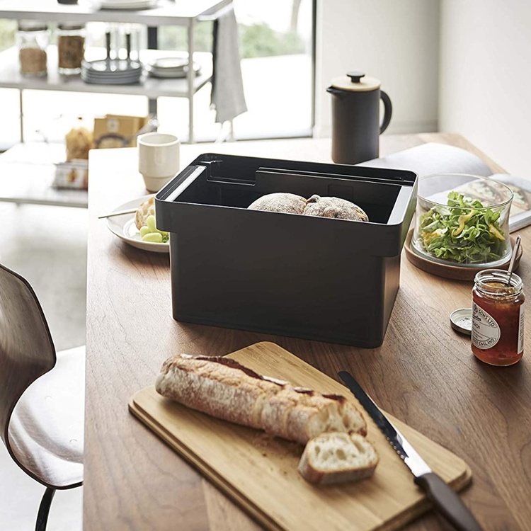 Brödlåda med skärbräda i bambu, TOWER BREAD CASE, Yamazaki, Svart