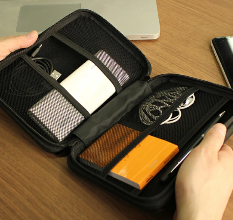 Fodral för sladdar mm, LARGE HARD SHELL CASE, 21,4 x 6 x H 15 cm, Nähe