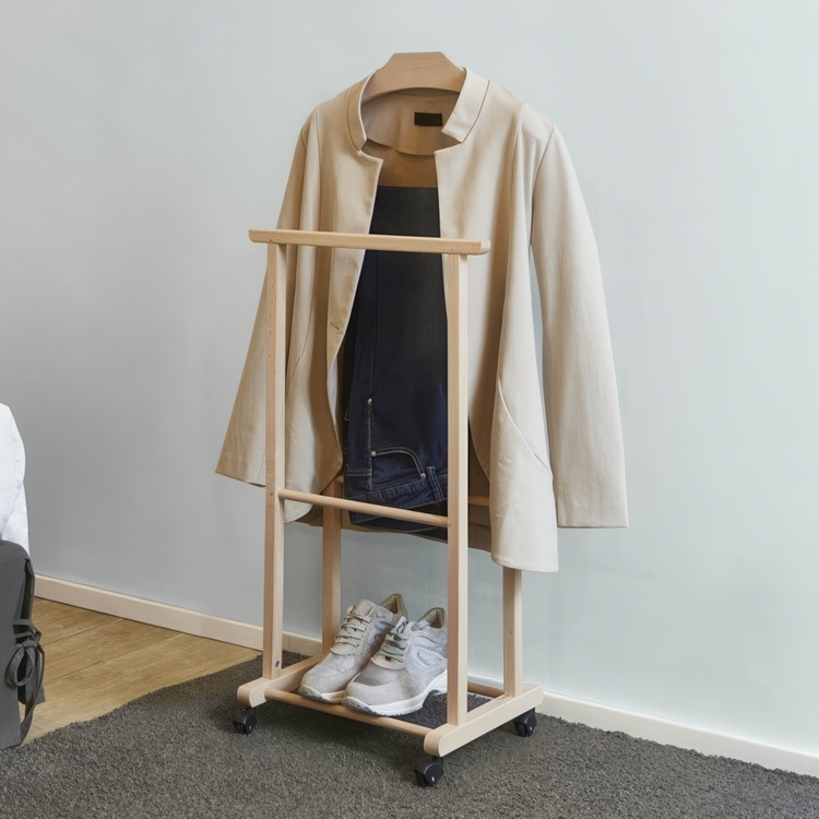 Herrbetjänt i trä, Med hjul, VALET STAND