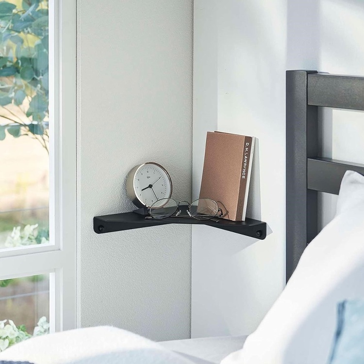 Hylla i metall, För hörn, TOWER CORNER SHELF, Yamazaki, Svart