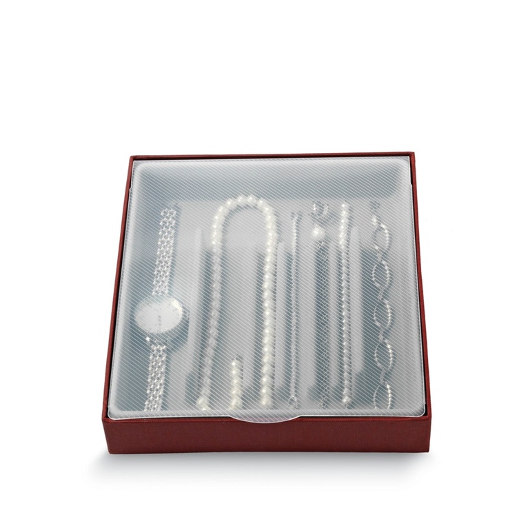 Smyckeskrin för halsband, BIJOUX COLLANE, 21,5 x 18,5 x H3,5 cm, Vinröd
