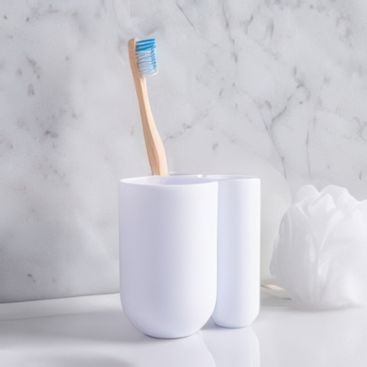 Tandbortsmugg / Pennkopp, TOUCH, 10 x 8 x H 10 cm, Umbra, vit